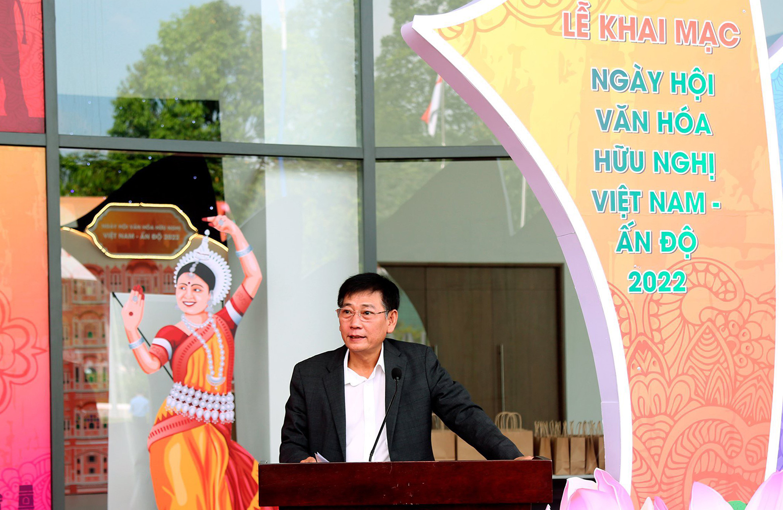 Đồng chí Mai Hùng Dũng – Phó Chủ tịch Thường trực UBND tỉnh Bình Dương phát biểu khai mạc.